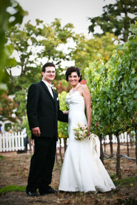 Beautiful_Bride_Groom_Vineyard_Sonoma_Lovelight_photo-2