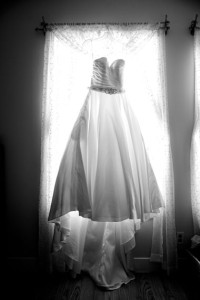 Bride_window_dress_Lovelight_photo